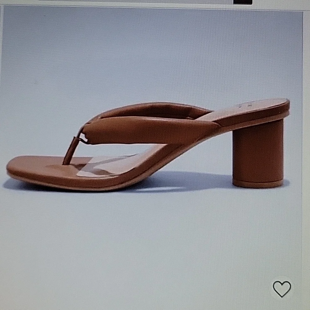 A New Day Elvie Round Heel Sandals Brown Memory Foam insole padded strap 8 New… - Picture 3 of 11